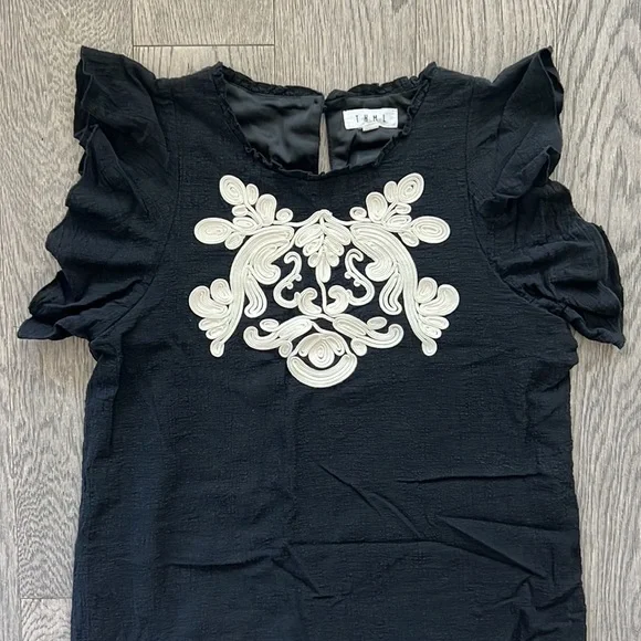 🌼THML🌼 Eloise Embroidered Black Shift Dress, Size M - Picture 3 of 11